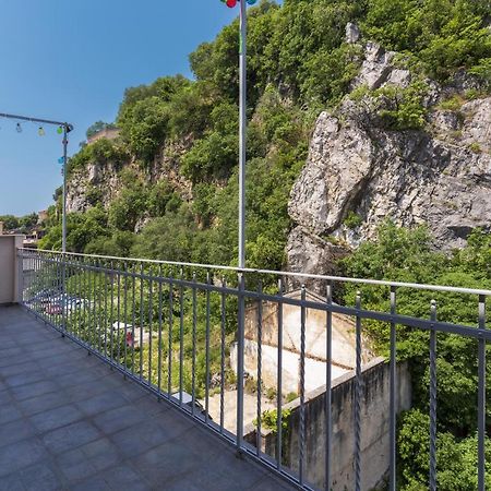 Stunning Apartment In Quiet Street Near Center With Free Parking 4 Floor Fiume Esterno foto