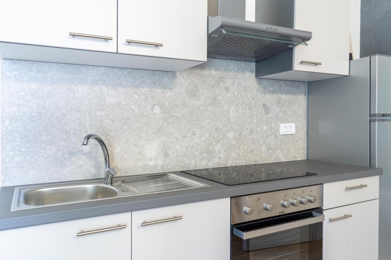 Stunning Apartment In Quiet Street Near Center With Free Parking 4 Floor Fiume Esterno foto