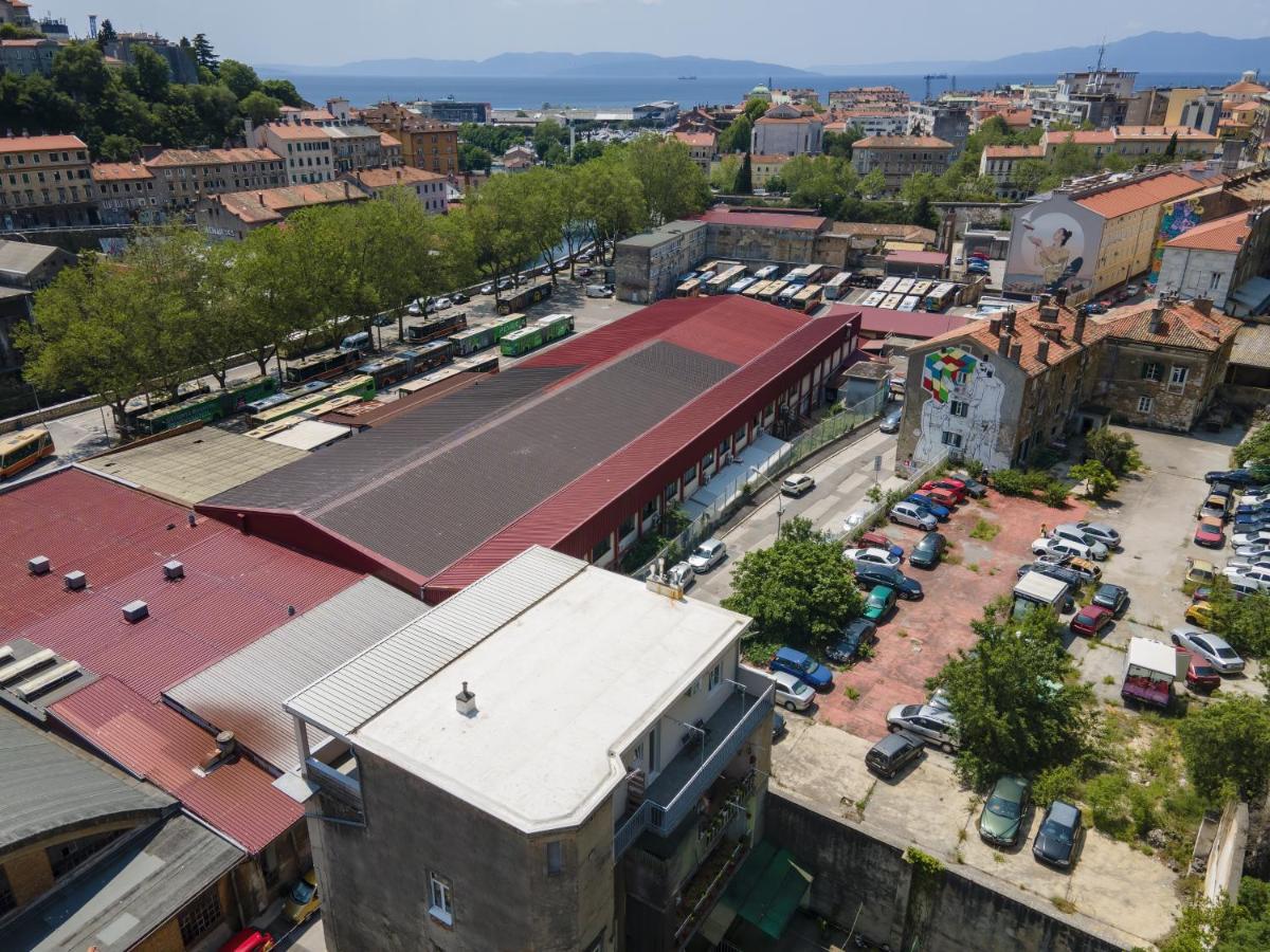 Stunning Apartment In Quiet Street Near Center With Free Parking 4 Floor Fiume Esterno foto