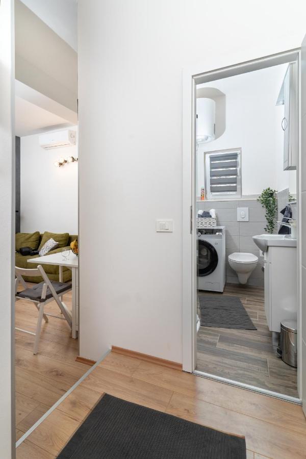 Stunning Apartment In Quiet Street Near Center With Free Parking 4 Floor Fiume Esterno foto